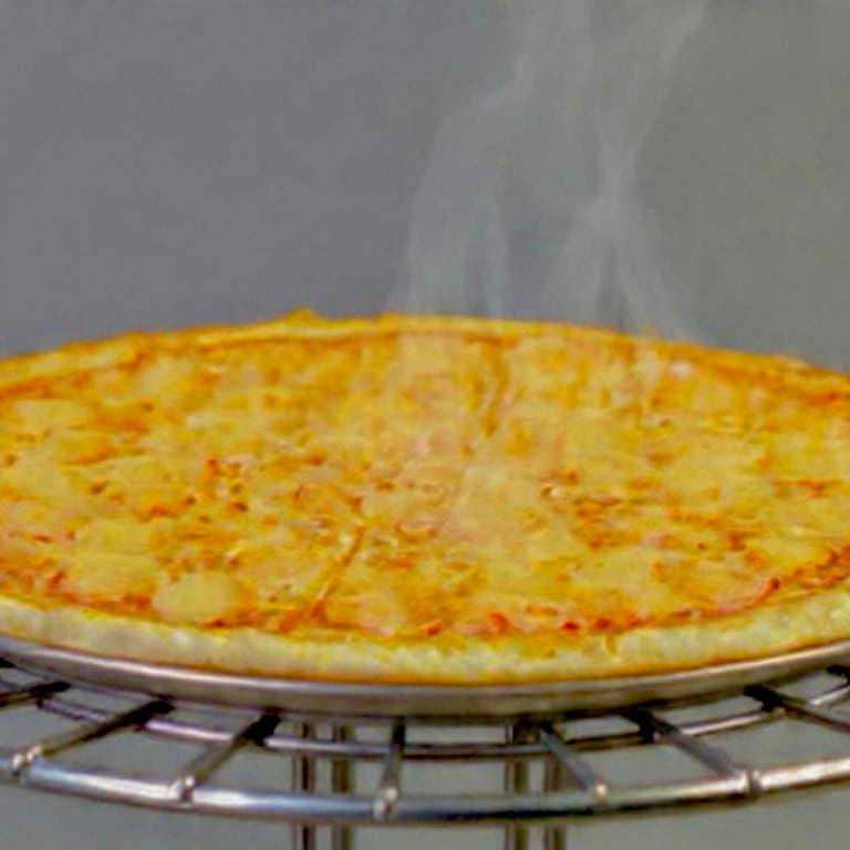 BBQ Chicken Pizza: A Tasty Twist on Pizza